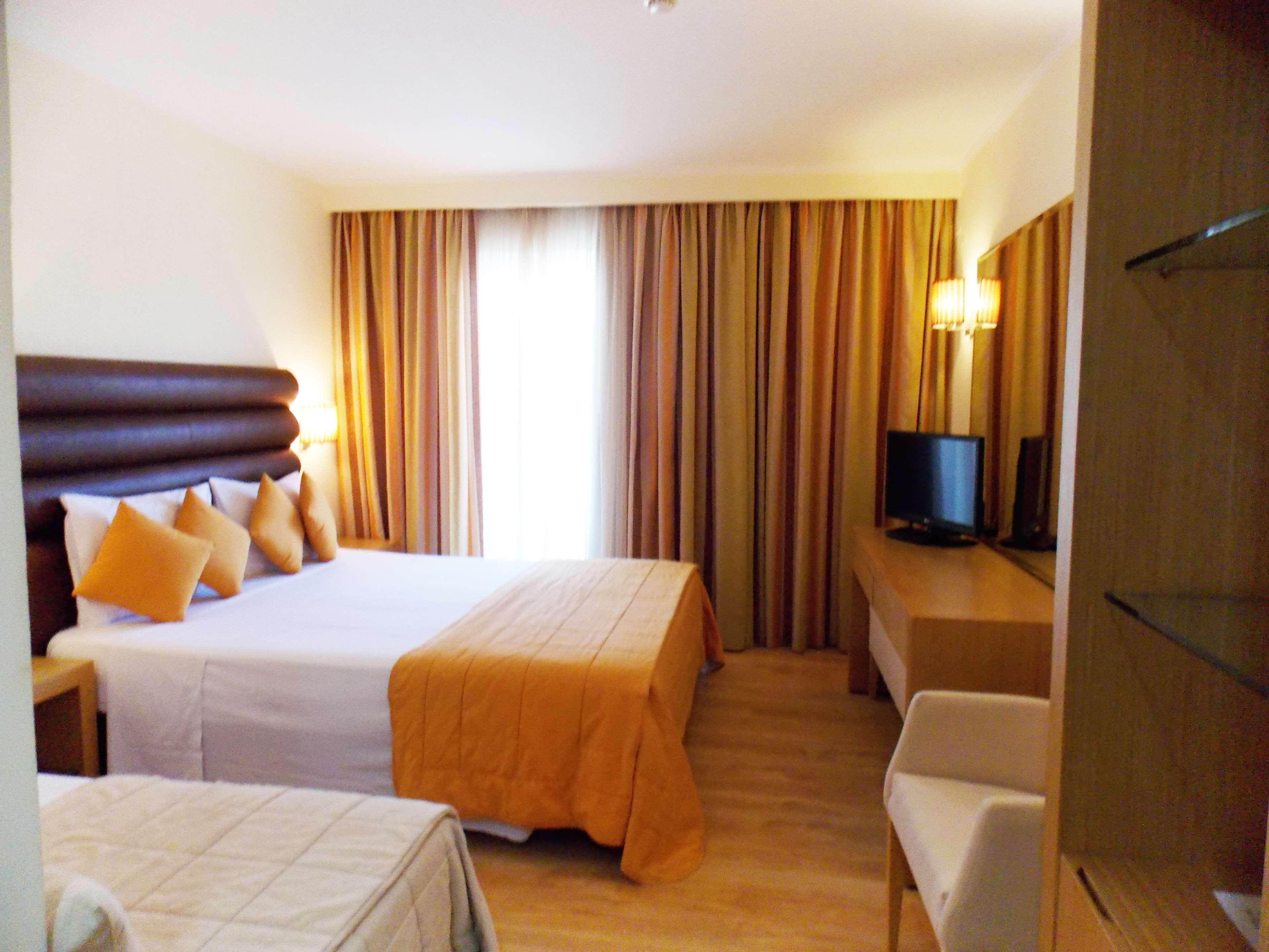 Galaxy Beach Resort BW Premier Collection Лаганас Екстериор снимка