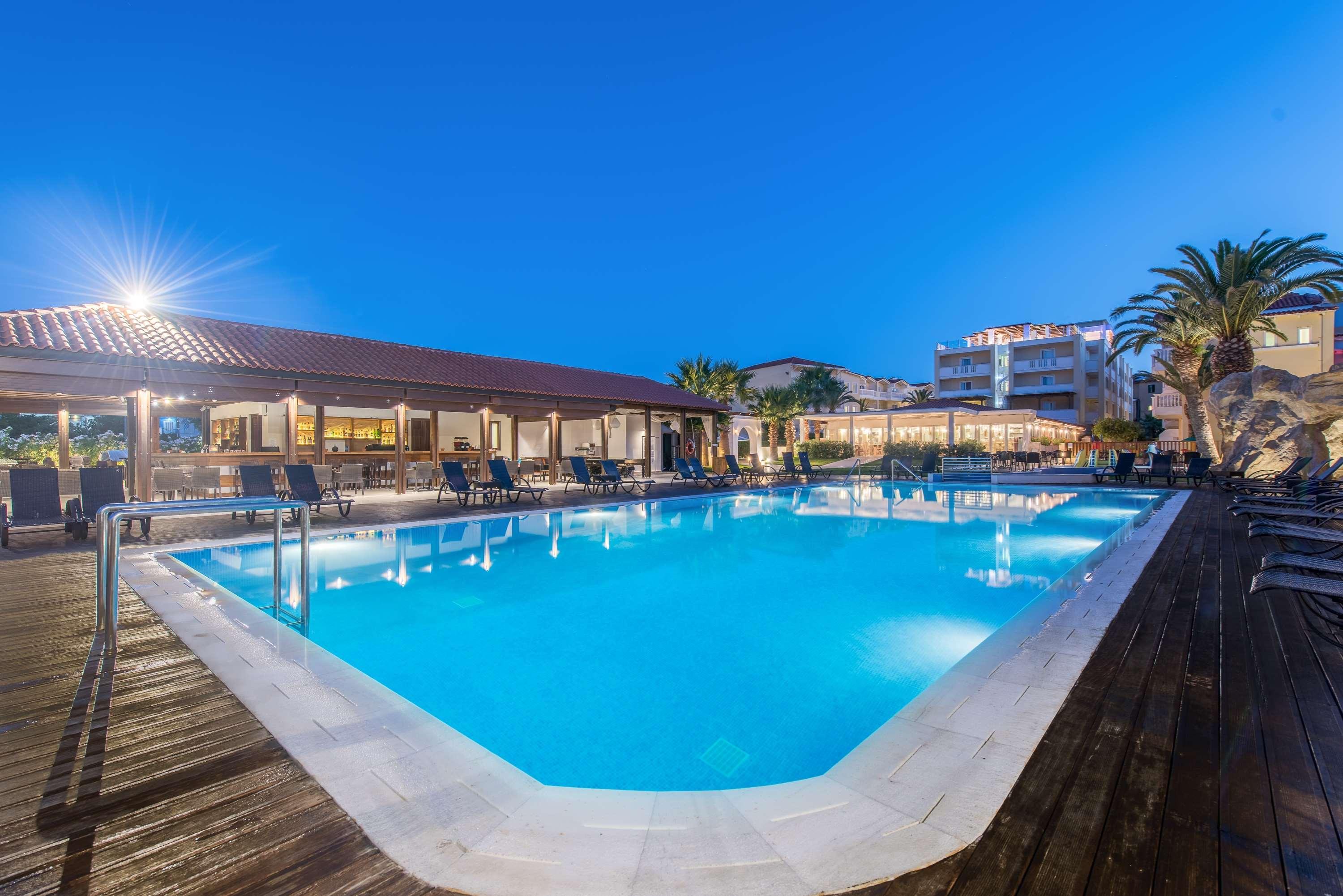 Galaxy Beach Resort BW Premier Collection Лаганас Екстериор снимка
