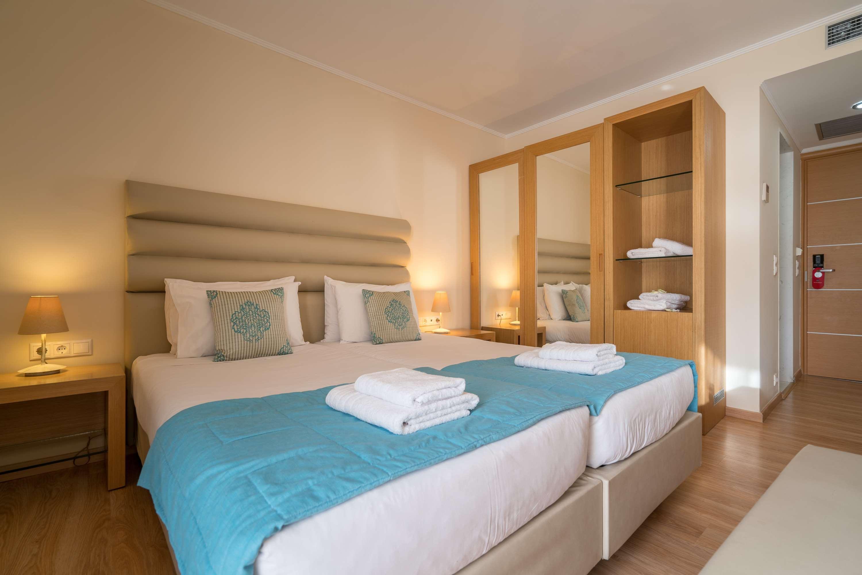 Galaxy Beach Resort BW Premier Collection Лаганас Екстериор снимка